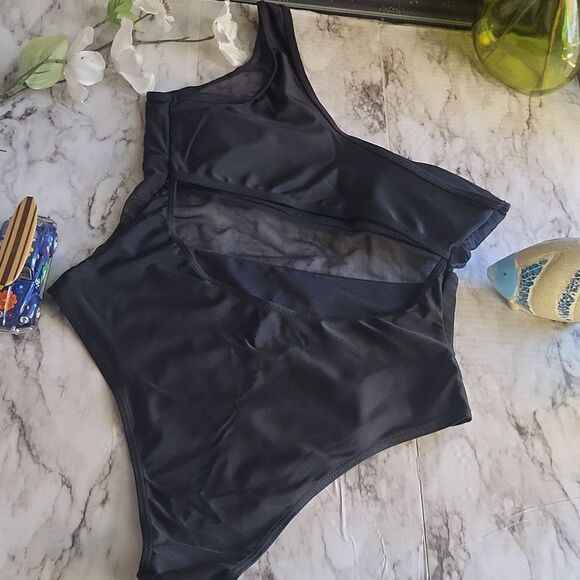 Elegant Black One Shoulder Swimsuit with Contrast Mesh High Elasticity - Picture 6 of 16